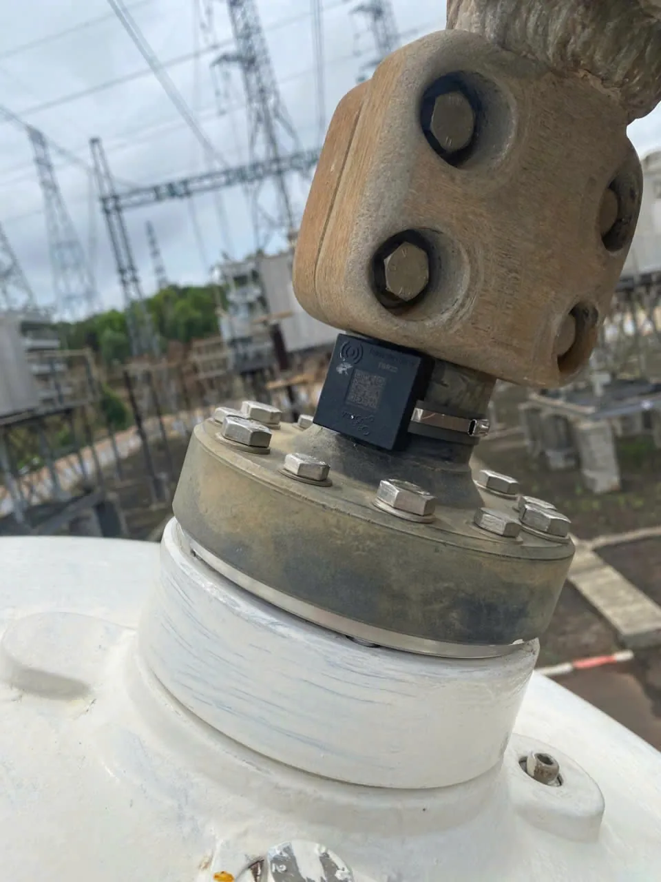 500 kV transformer and reactor bushings